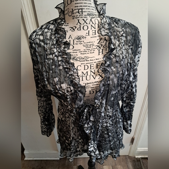 Kim Rogers Signature black and gray top. Size PXL - Picture 4 of 9